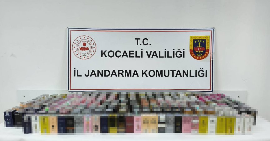 246 şişe kaçak parfüm ele geçirildi