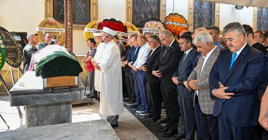 Rektör Cantürk’ün annesine son veda