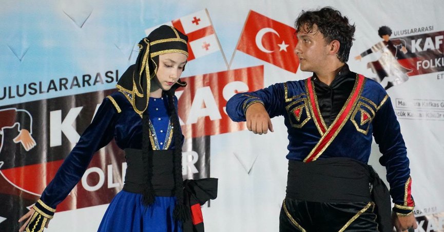 Kafkas coşkusu Gölcük’e taşındı