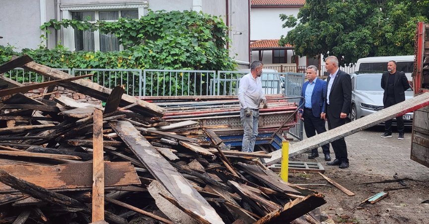 Kütüphane olacak binanın rekonstrüksiyonu başladı