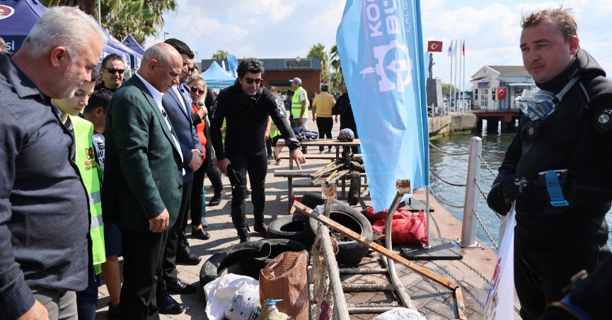 500 gönüllü, bir    ton atık topladı