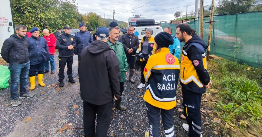 Vali Aktaş, sele kapılanları arama çalışmalarını inceledi