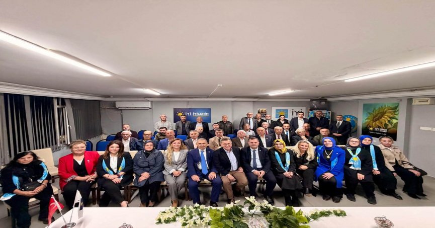 İYİ Parti Gölcük’te yeni yönetim tanıtıldı