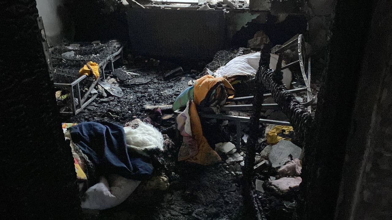 Binadaki hasar, gün ağarınca ortaya çıktı