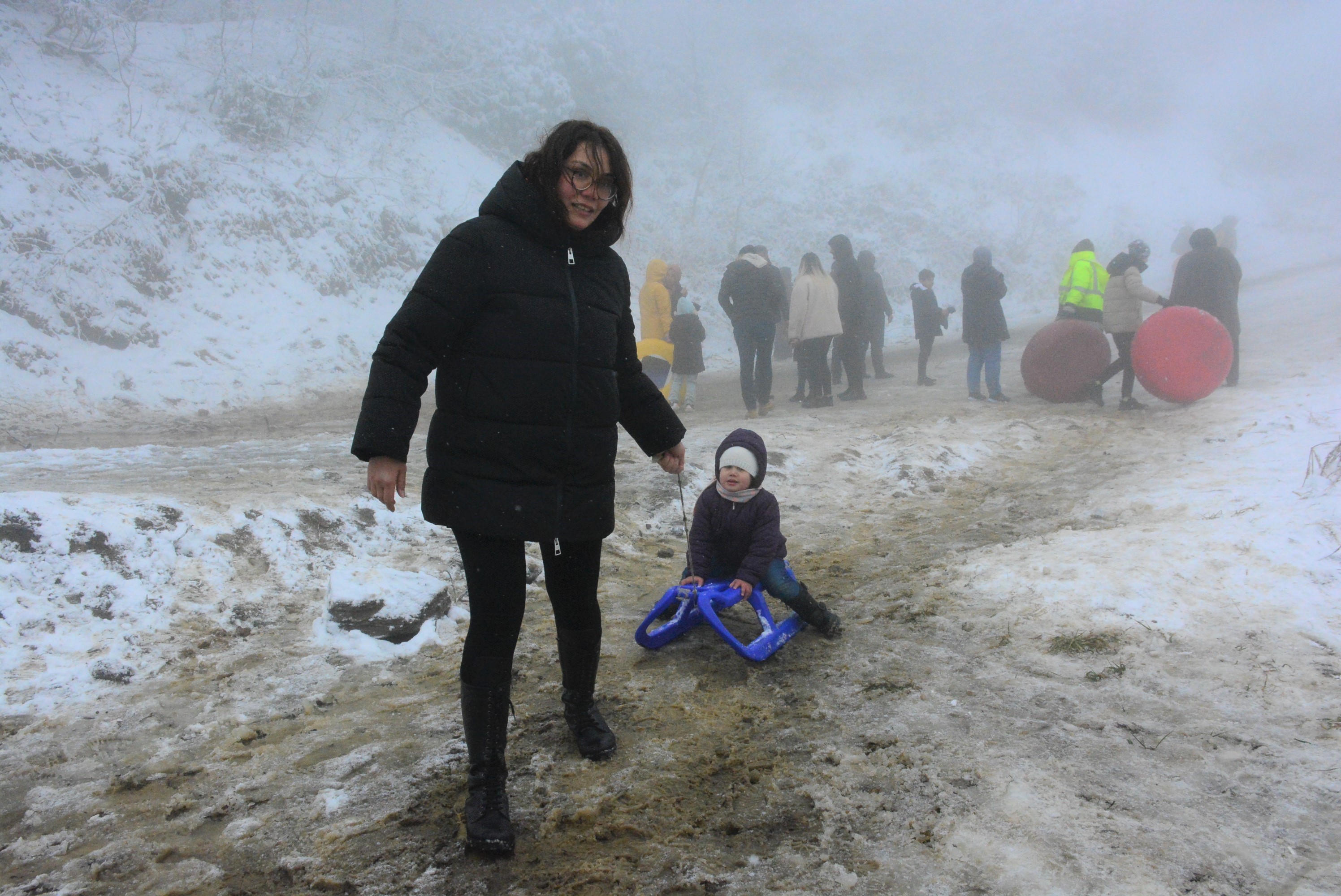 Beklenen kar gelince soluğu Kartepe’de aldılar