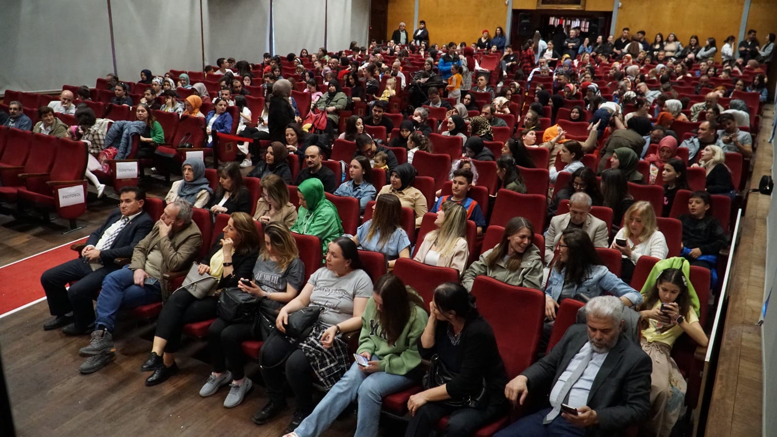 Gölcüklü öğrencilerin  sanat şöleni mest etti