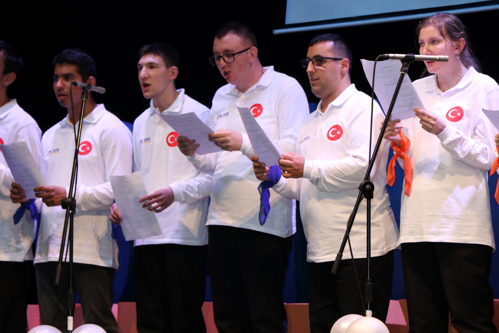 Özel öğrencilerden anlamlı gösteri