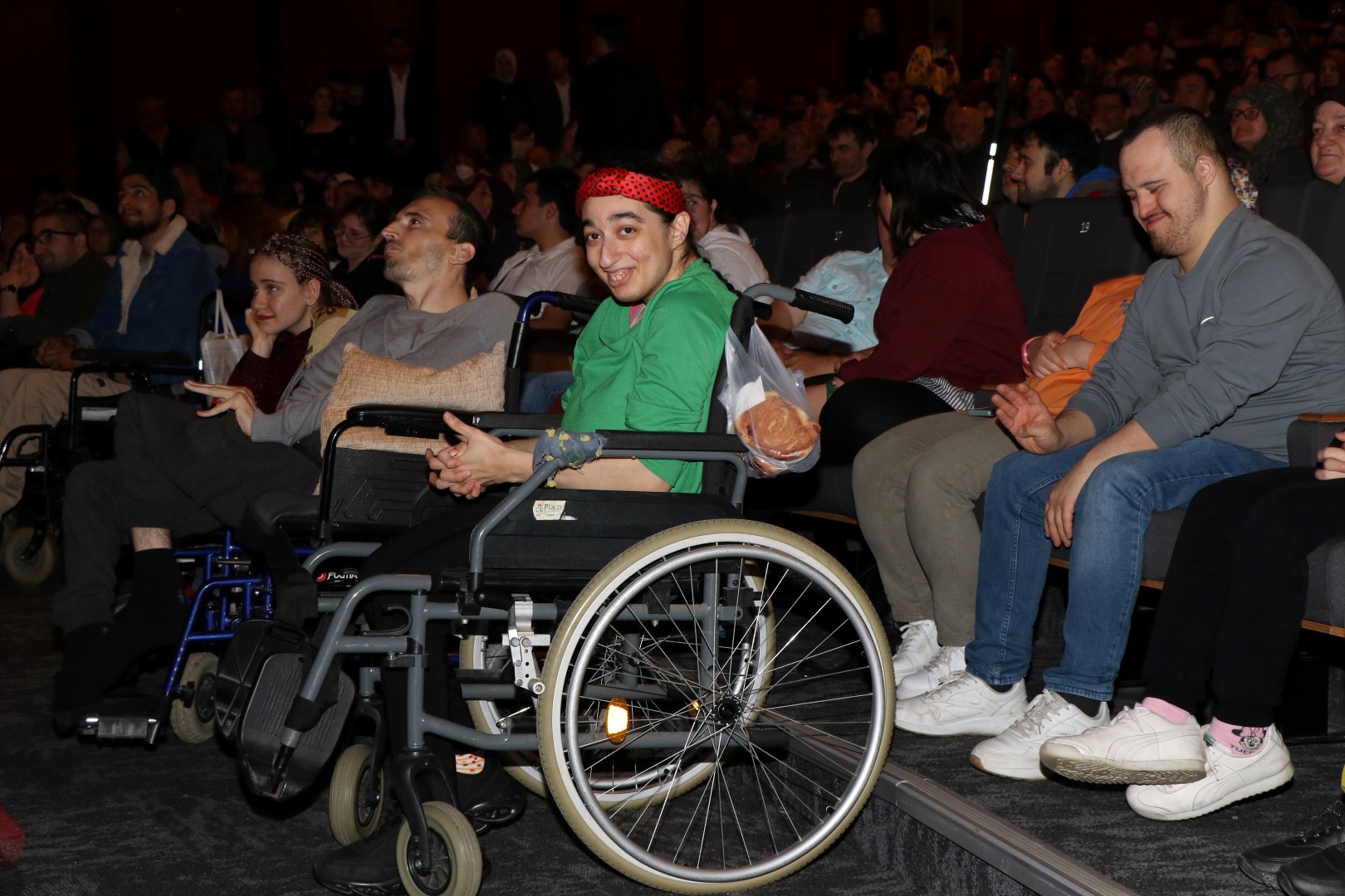 Özel öğrencilerden anlamlı gösteri