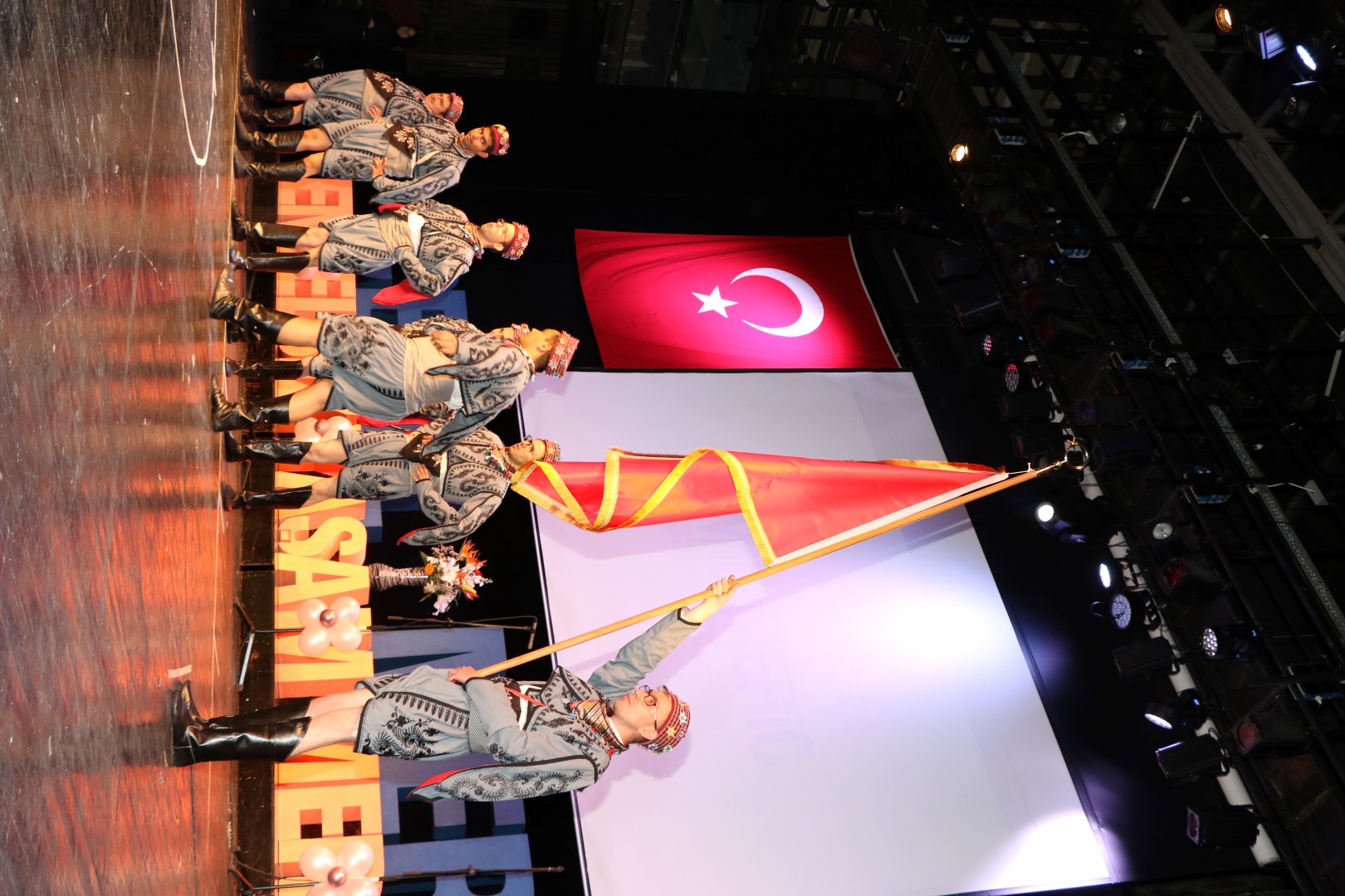 Özel öğrencilerden anlamlı gösteri